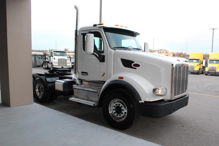 2018 Peterbilt 567-8