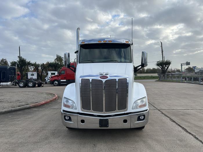 2020 Peterbilt 579-8