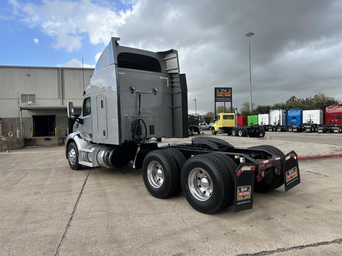 2017 Peterbilt 579-3