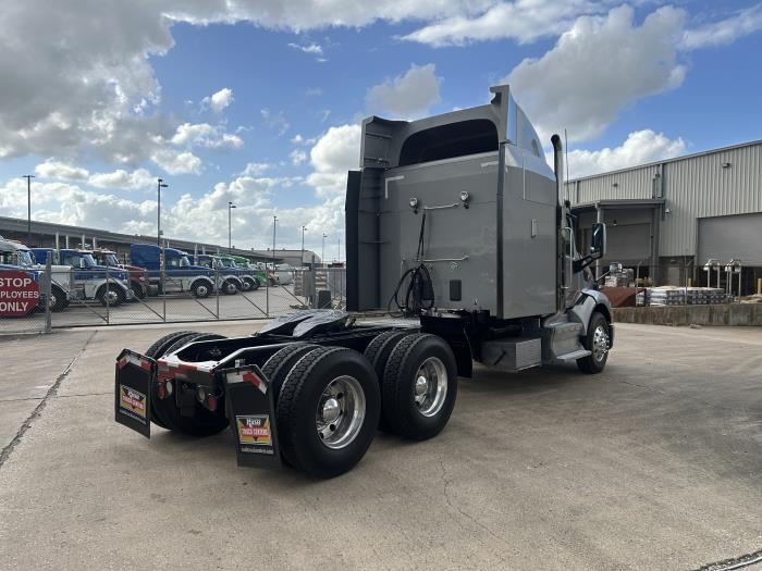 2017 Peterbilt 579-5