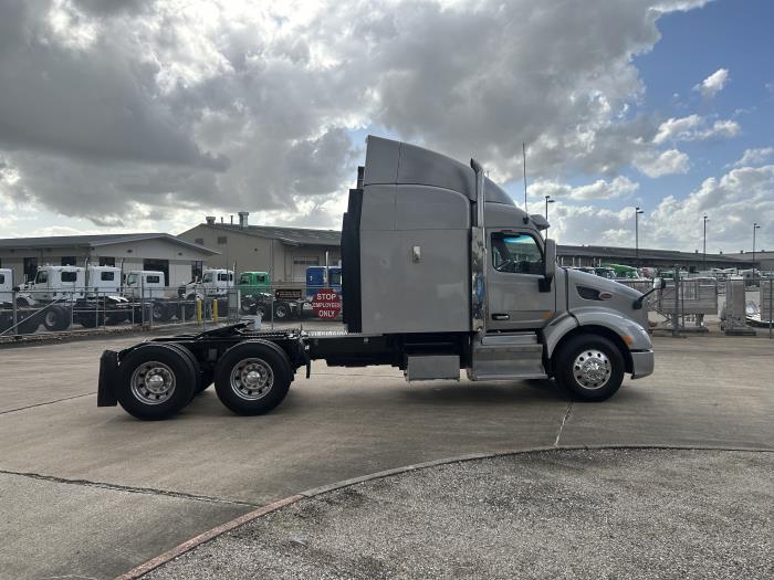 2017 Peterbilt 579-6