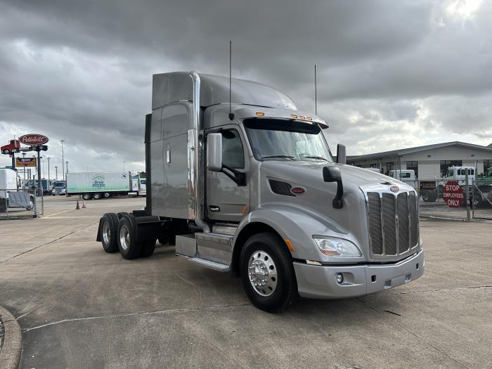 2017 Peterbilt 579-7