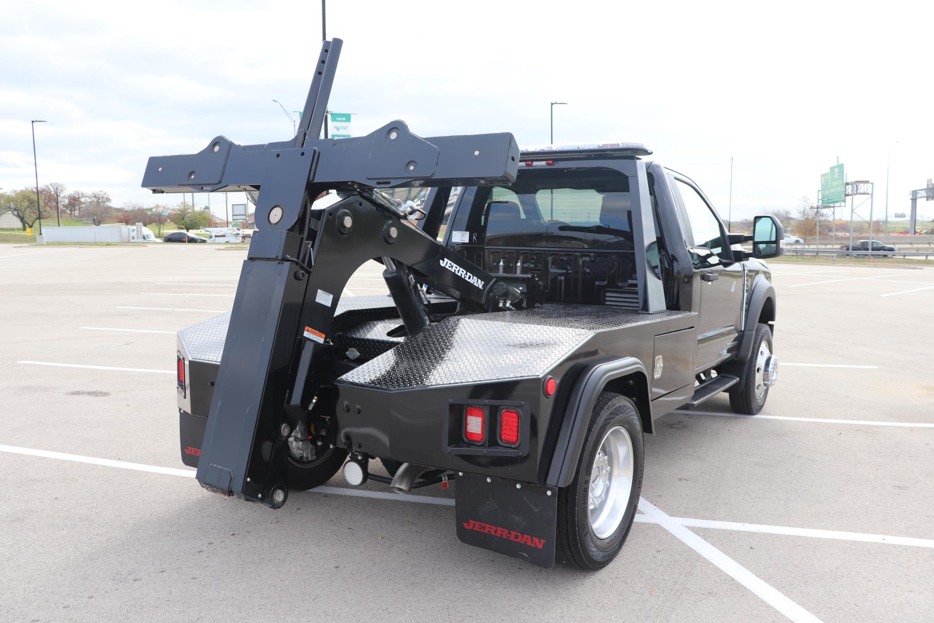 2024 Ford F-450 Regular Cab DRW 4x4 Wrecker Body for sale #1821252 - photo 7