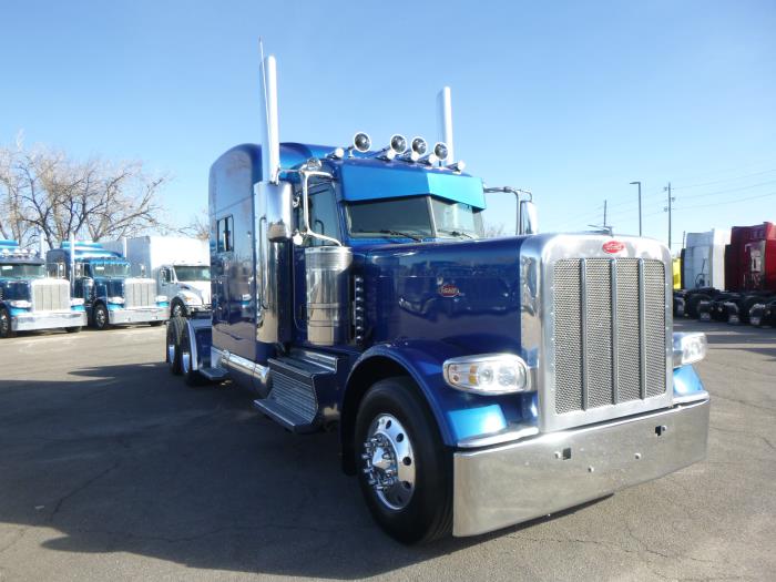 2022 Peterbilt 389-2