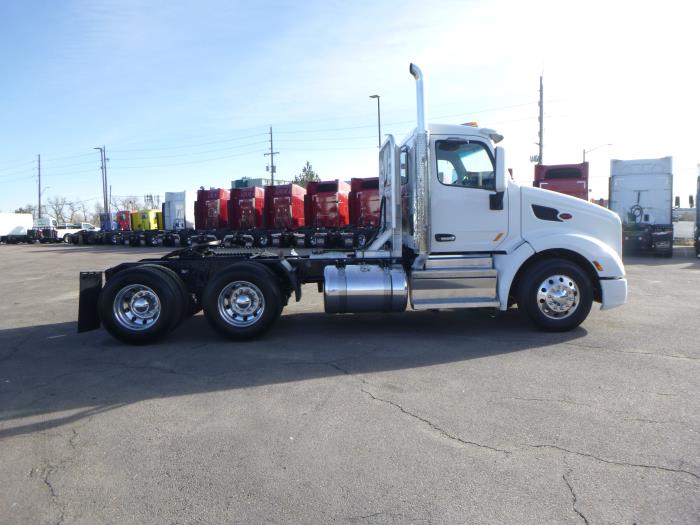 2020 Peterbilt 579-8