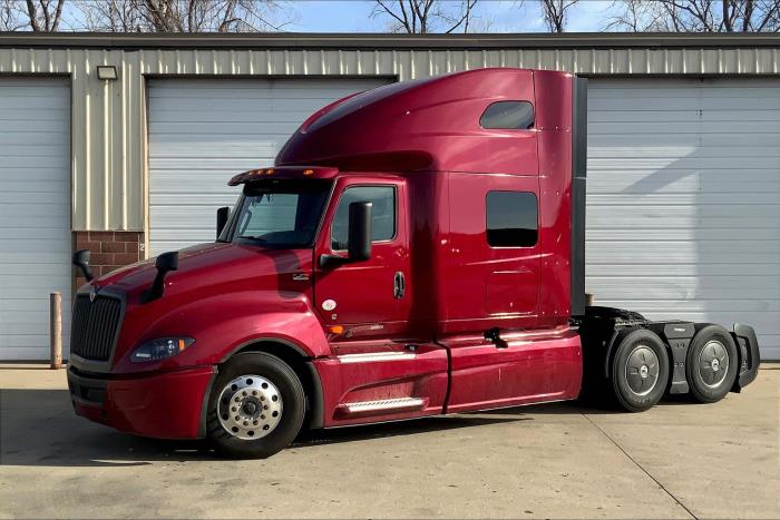 2021 International LT625-2