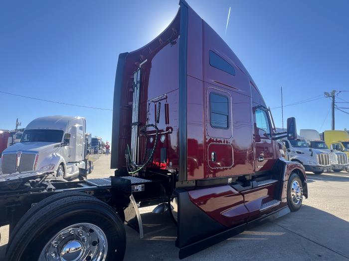 2024 Kenworth T680-32