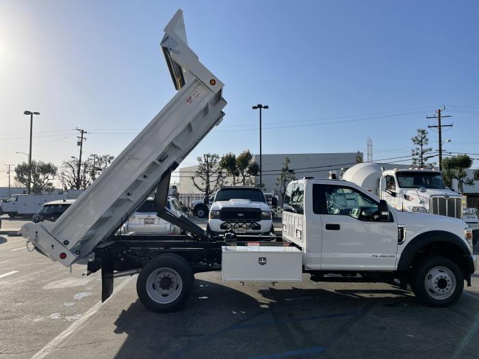 2024 Ford F-550-33