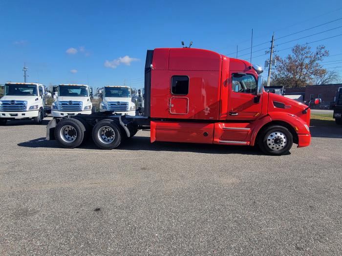 2021 Peterbilt 579-4