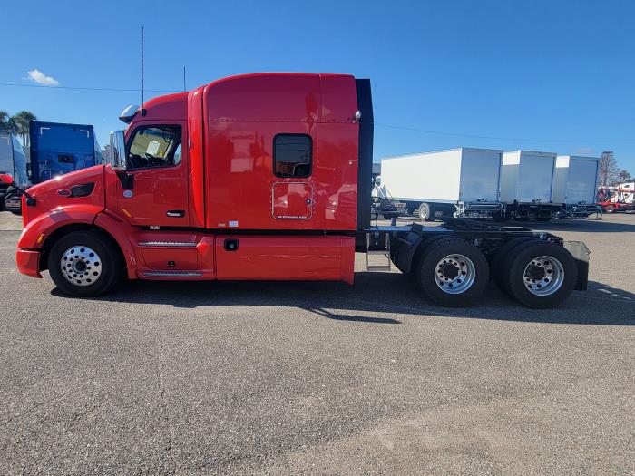 2021 Peterbilt 579-5