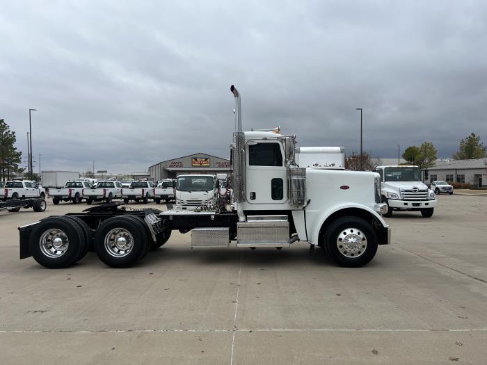 2019 Peterbilt 389-3