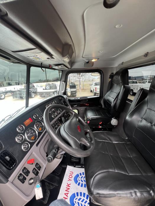 2019 Peterbilt 389-13