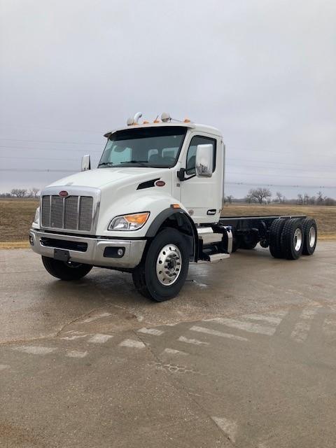 2025 Peterbilt 548-1