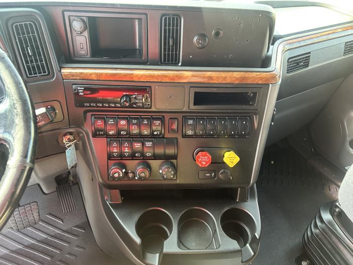 2020 International LT625-38