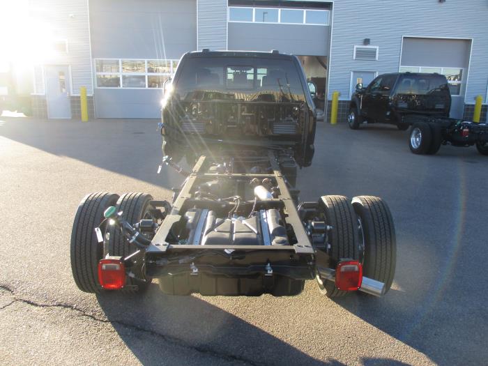 2024 Ford F-550-3
