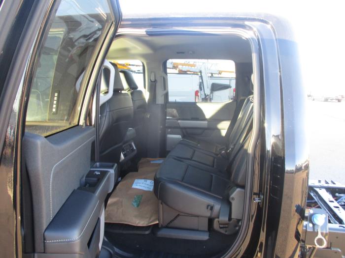 2024 Ford F-550-8