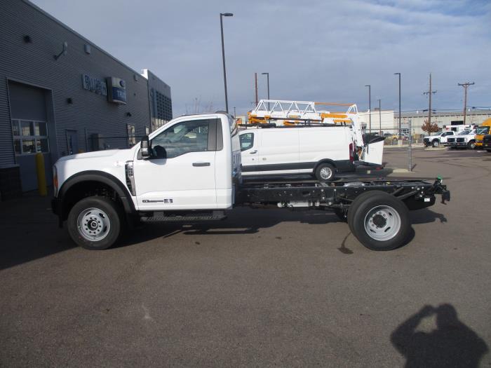 2024 Ford F-600-2