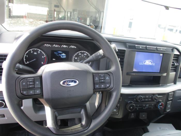 2024 Ford F-600-11
