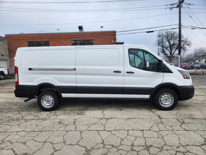 2024 Ford Transit-250-5