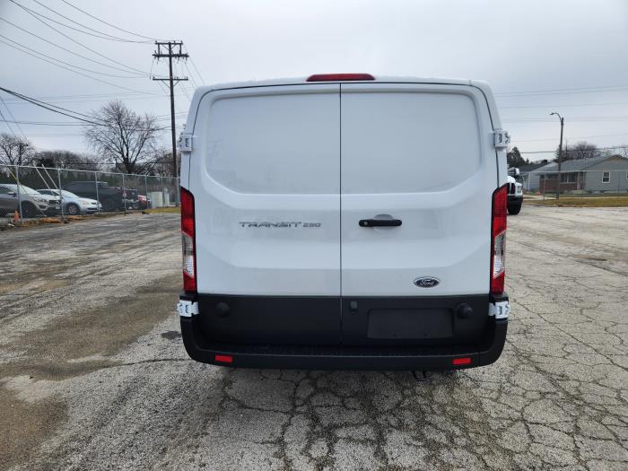 2024 Ford Transit-250-7