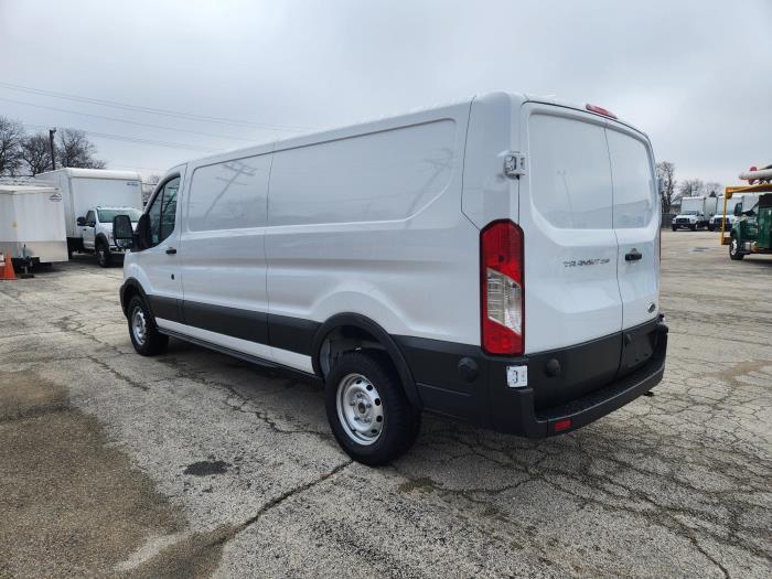 2024 Ford Transit-250-9