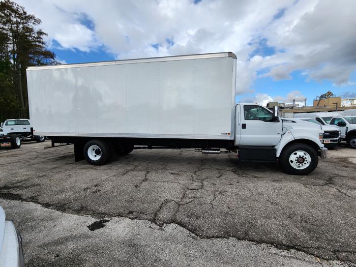 2025 Ford F-750-4