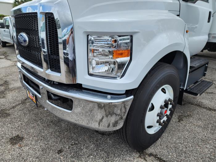 2025 Ford F-750-14