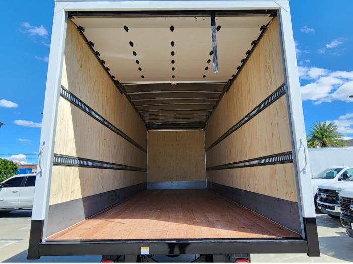 2025 Ford F-750-13