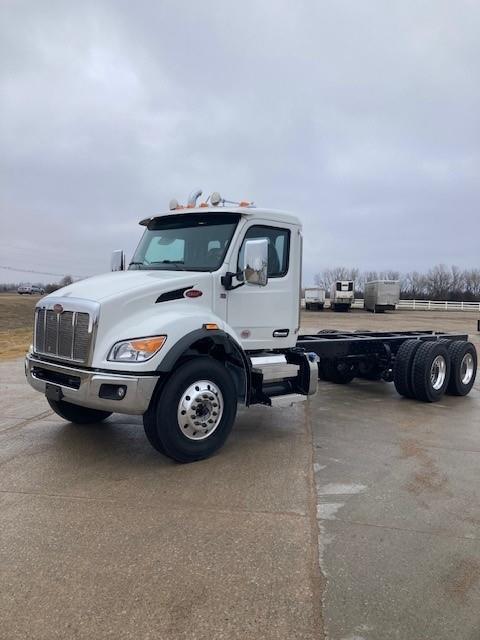 2025 Peterbilt 548-1