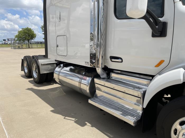 2021 Peterbilt 579-4