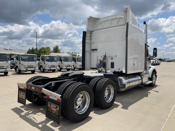 2022 Peterbilt 579-8