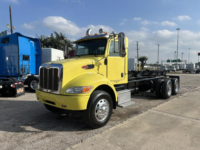 2020 Peterbilt 348-1