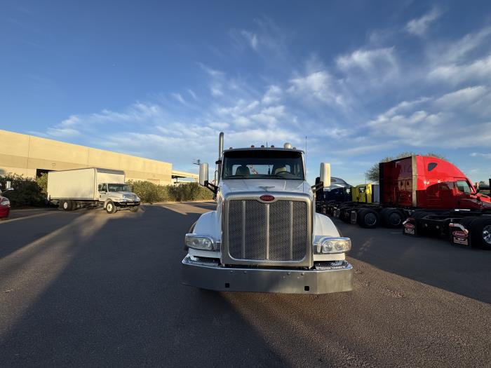 2018 Peterbilt 567-8