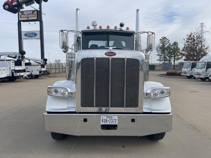 2019 Peterbilt 389-2