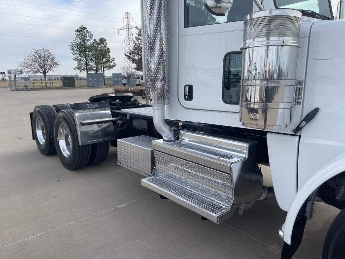 2019 Peterbilt 389-4