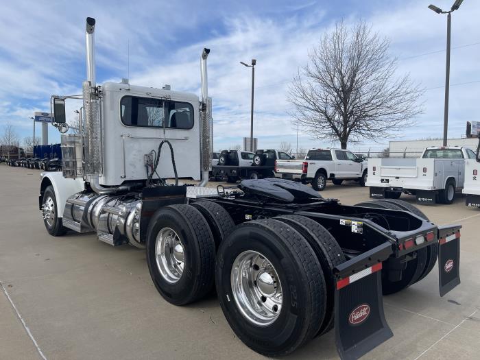 2019 Peterbilt 389-10