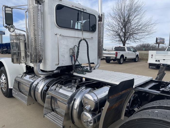 2019 Peterbilt 389-12