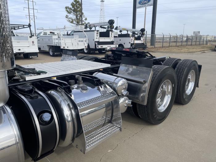 2019 Peterbilt 389-13