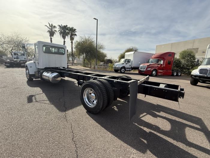 2019 Peterbilt 337-2