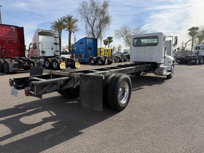 2019 Peterbilt 337-4