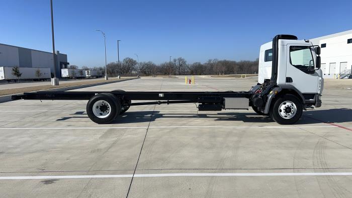 2025 Peterbilt 220-4