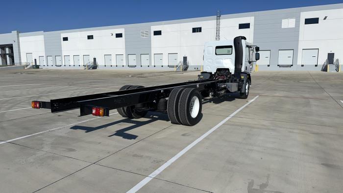 2025 Peterbilt 220-5