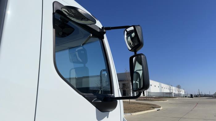2025 Peterbilt 220-16
