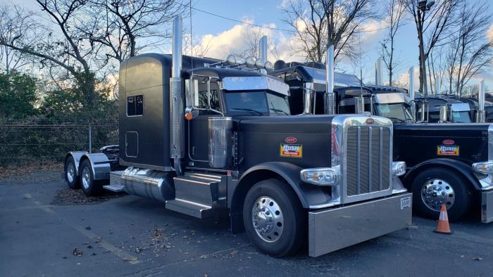 2024 Peterbilt 389-11