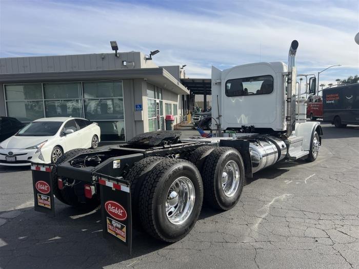 2018 Peterbilt 389-5