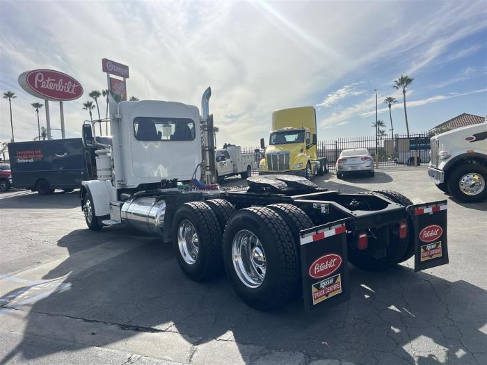 2018 Peterbilt 389-7