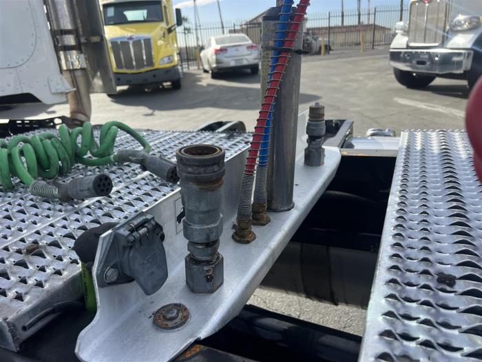 2018 Peterbilt 389-10