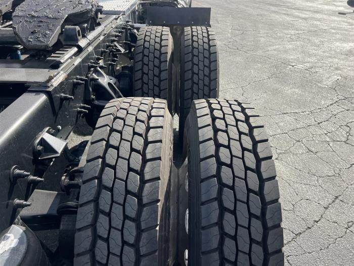 2018 Peterbilt 389-12