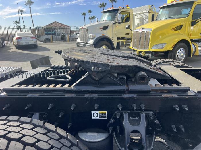 2018 Peterbilt 389-13