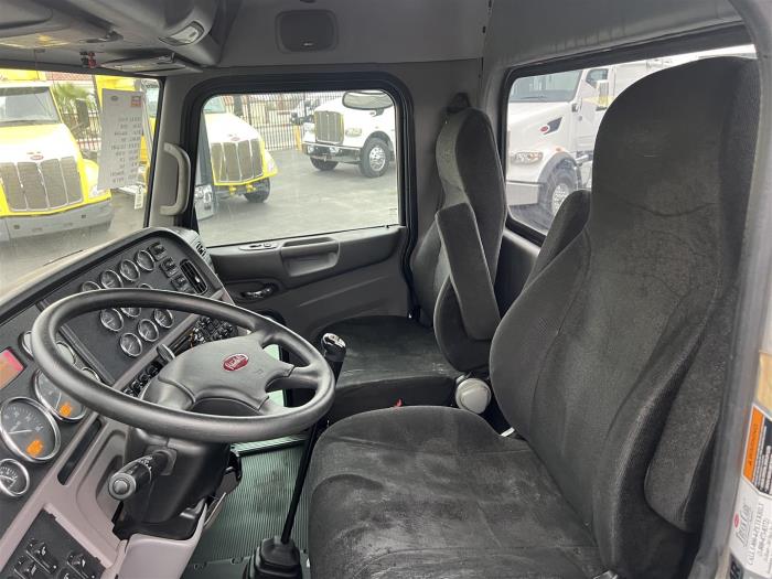 2018 Peterbilt 389-35
